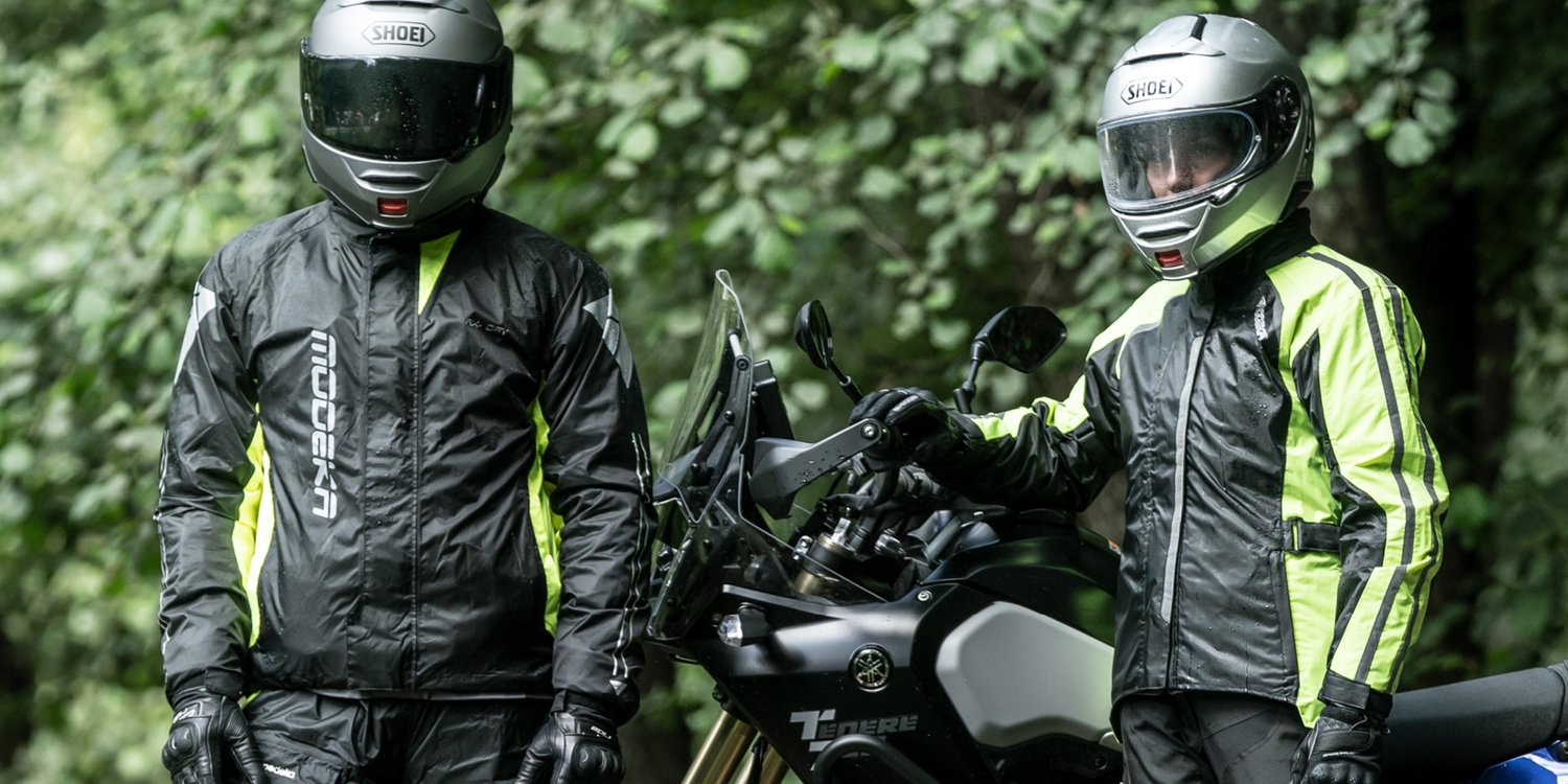 We ride
THE RAIN