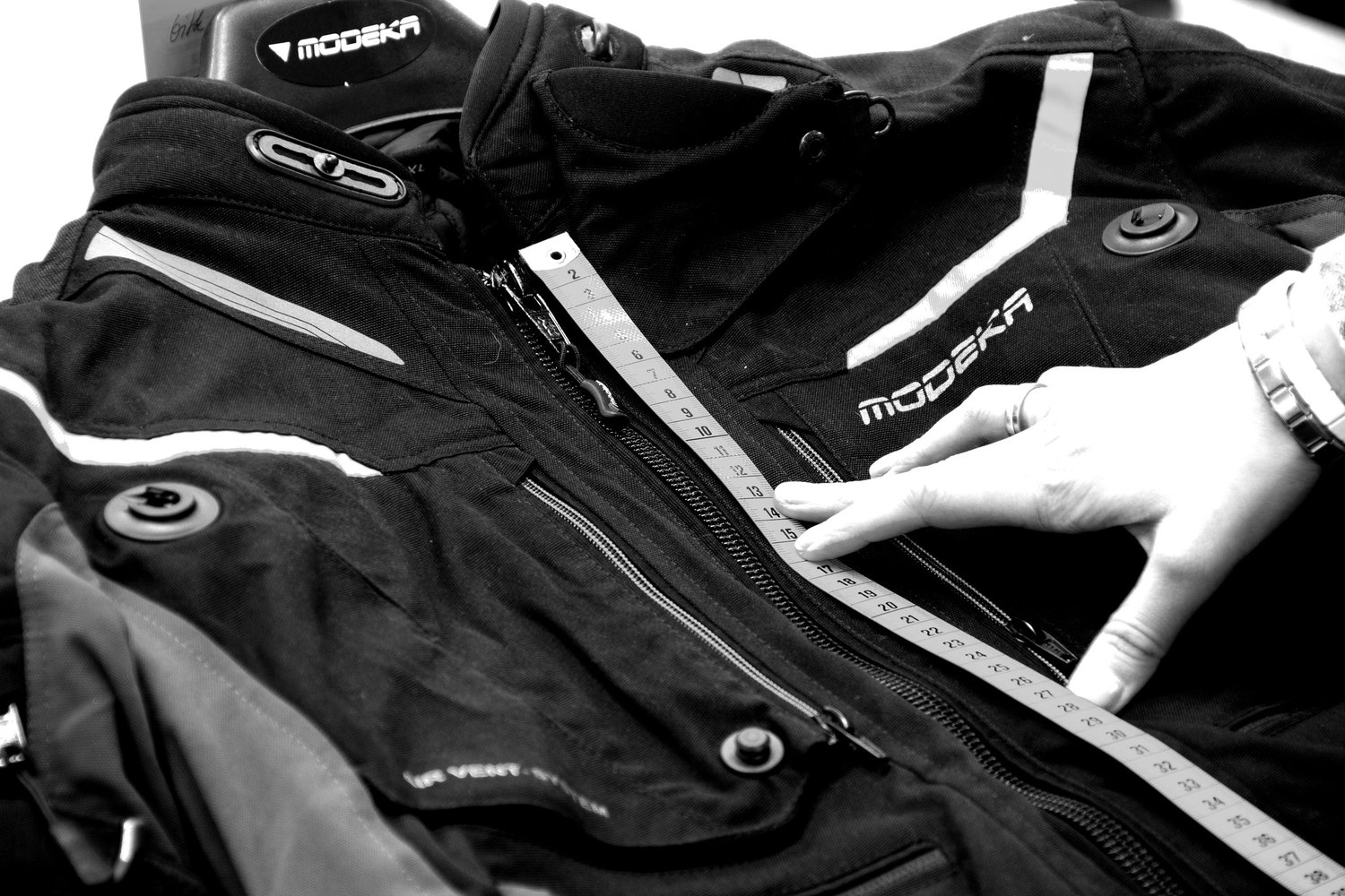 Modeka Änderungsschneiderei

& Reparaturservice im Flagshipstore Beckum