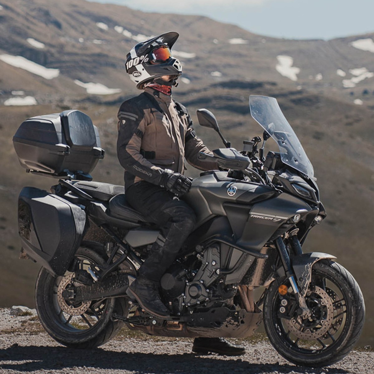 Motorradfahrer mit PANEO LT Jacke